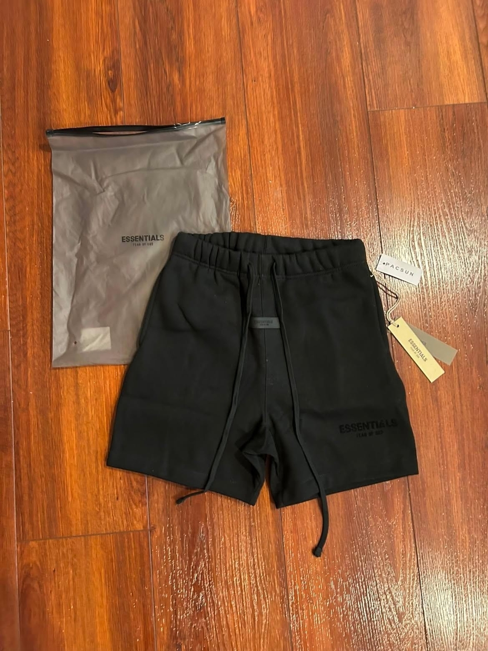 Essentials Shorts Black Limo Size S